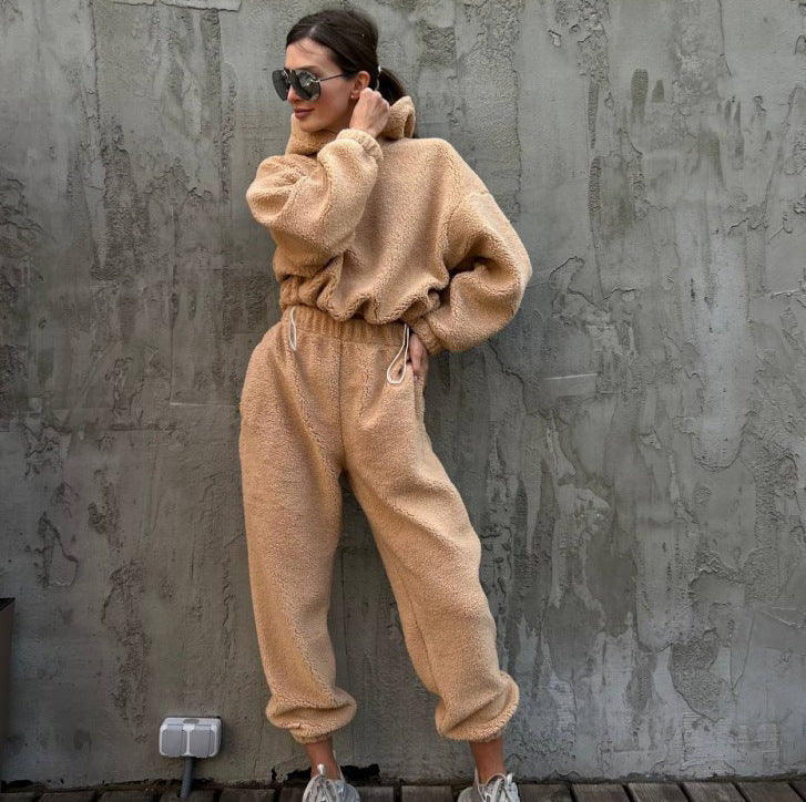 Damen Flauschiger Jumpsuit mit Kapuze und Gummizug - Norvielle