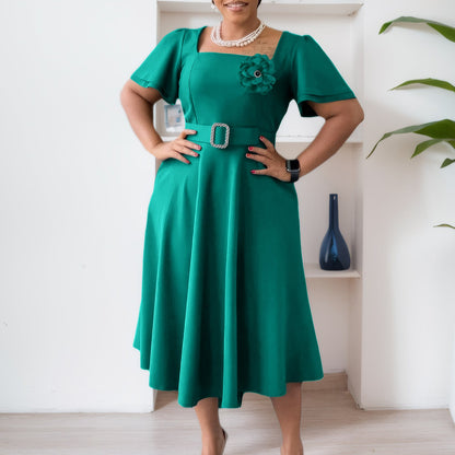 Damen Midi Kleid mit Ruffles Ausschnitt und Breitem Gürtel