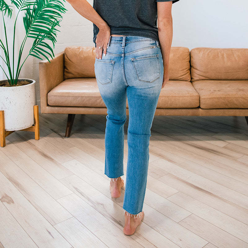 Damen High-Waist Jeans Knöpfbarer Einsatz Französer Saum Norvielle