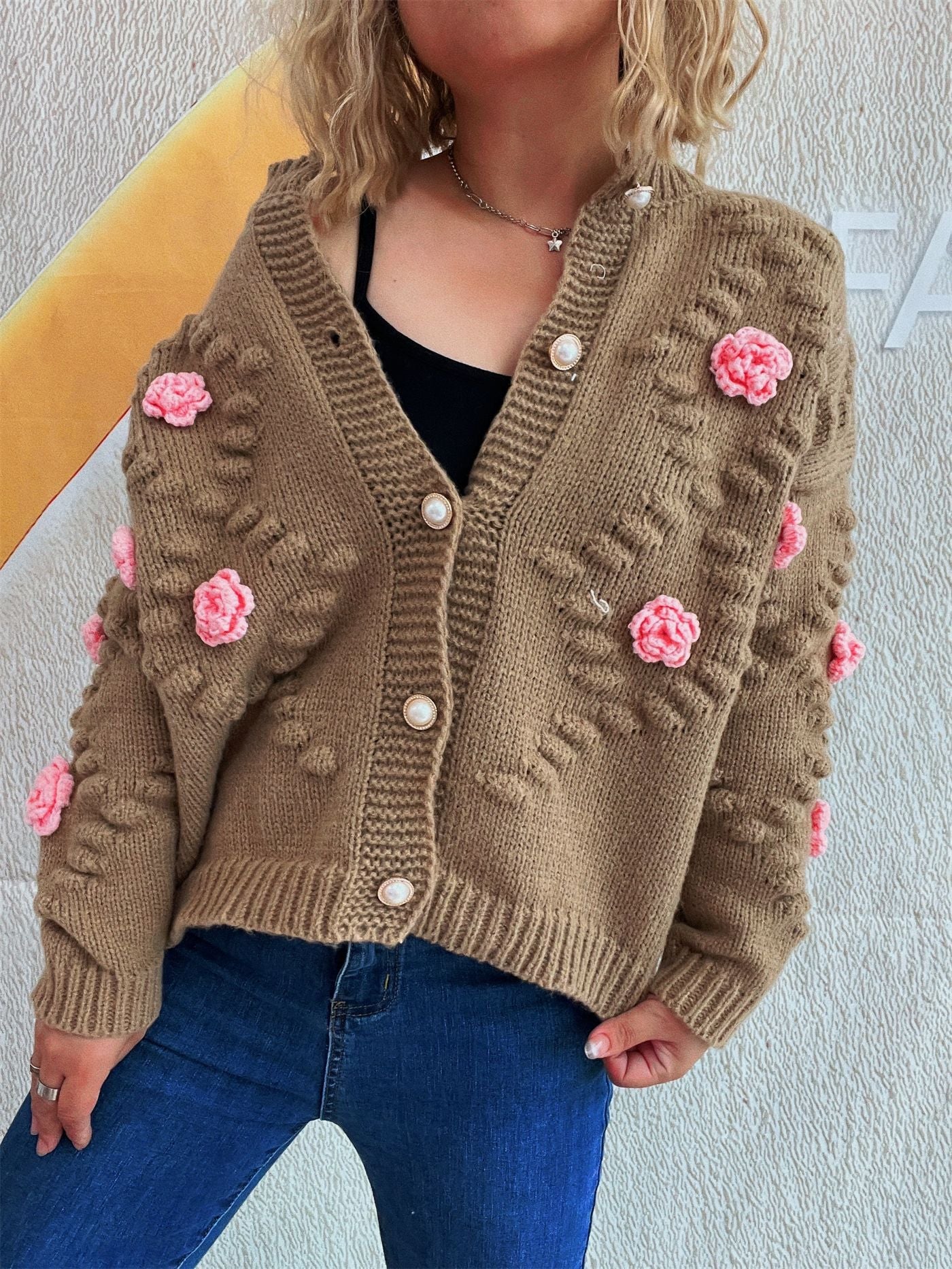 Damen Strickjacke Floralmuster Perlenknöpfe Norvielle