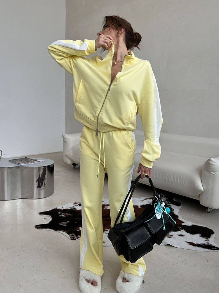 Damen Fleece Outfit mit hohem Kragen und Reißverschluss