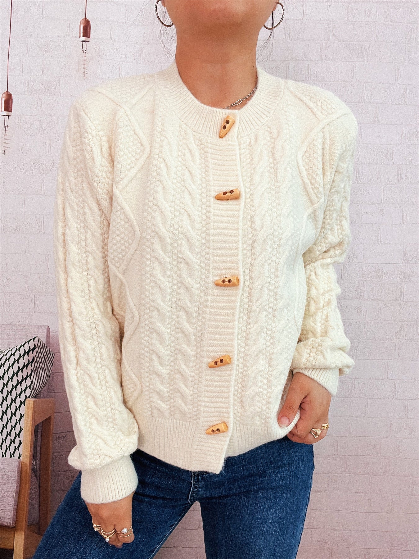 Damen Strickcardigan Weich Nautisches Zopfmuster Holzknöpfe Beige