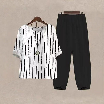 Damen Freizeit Set mit gestreiftem Oberteil und bequemen Hosen