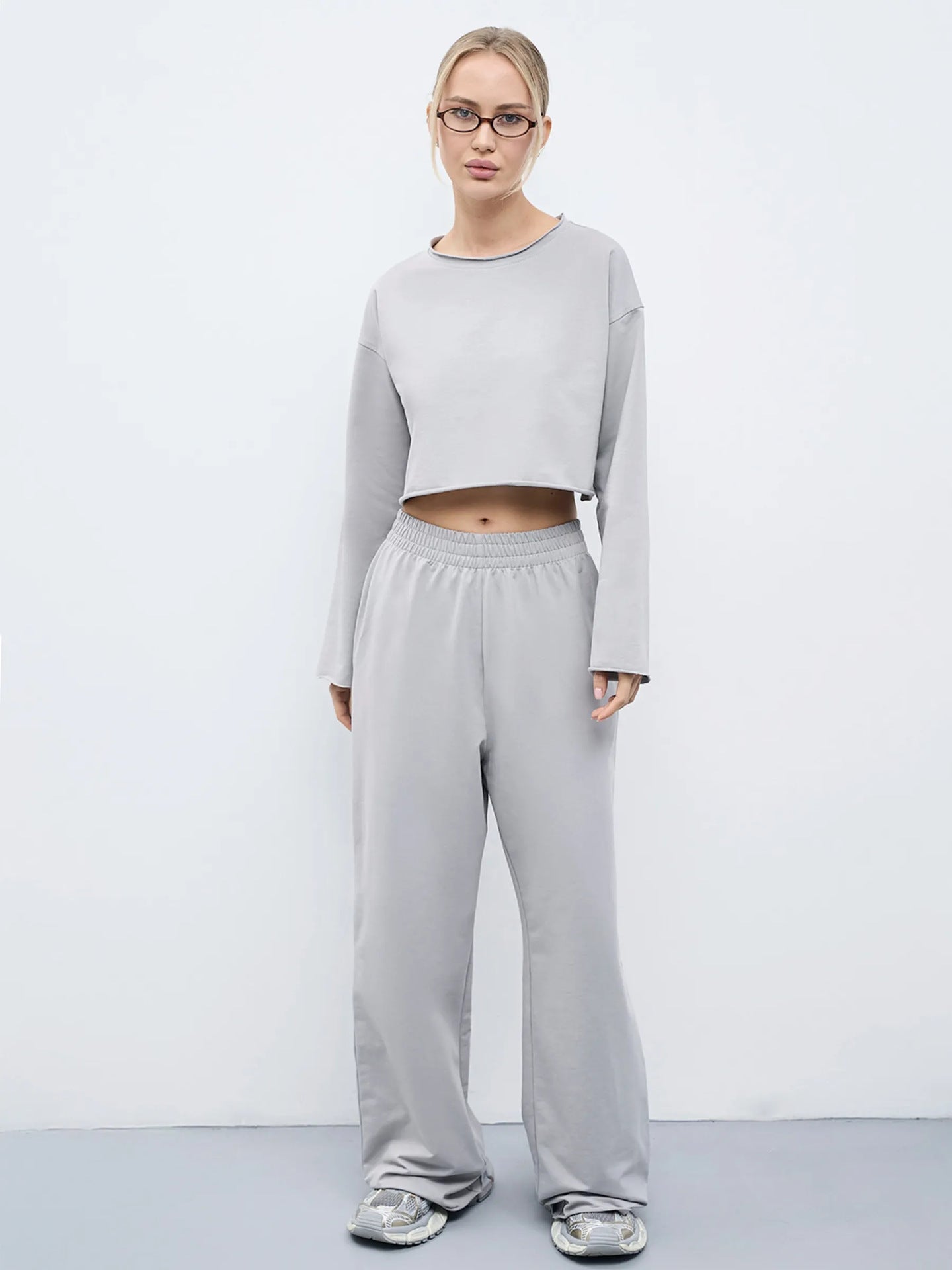 Damen Sweatshirt Set Komfortabel Cropped mit Jogginghose Norvielle