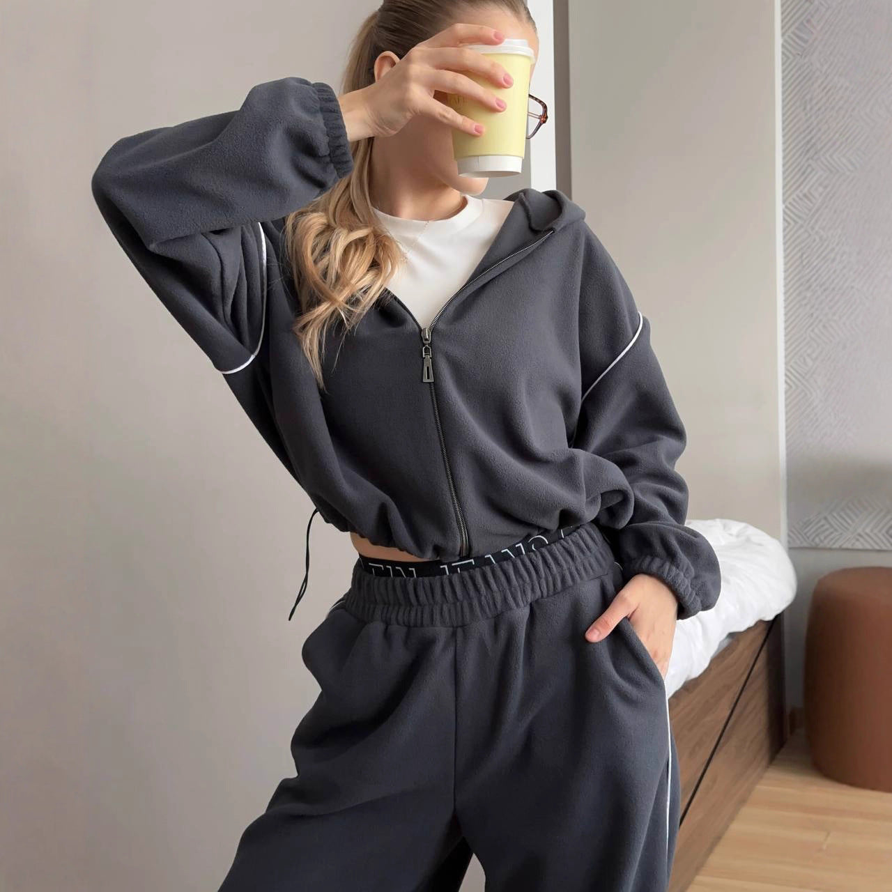 Damen Fleece-Sportanzug mit hohem Kragen und Reißverschluss Norvielle - Norvielle