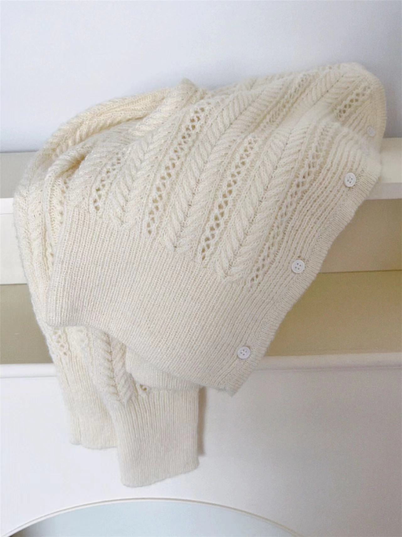 Damen Strickjacke Filigran Muster Knöpfe Beige