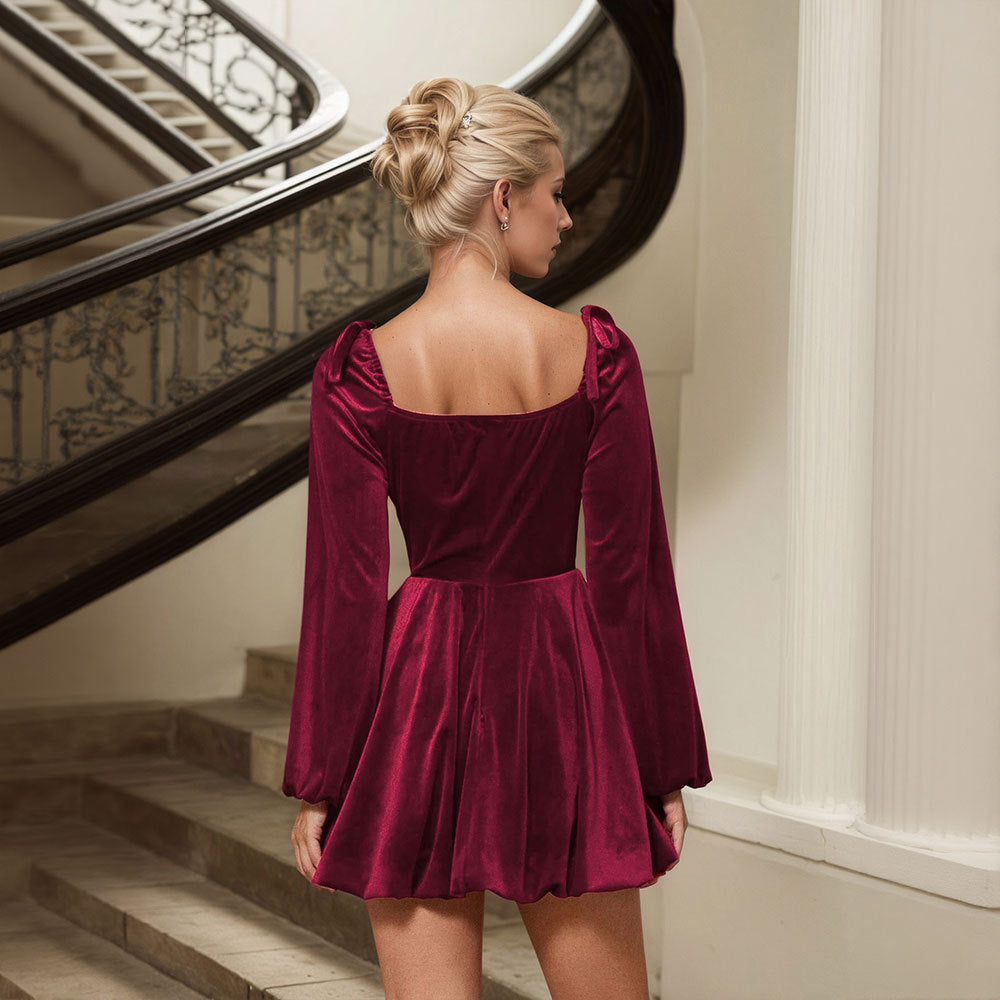 Damen Samt Minikleid Rüschenärmel Herz-Ausschnitt Norvielle