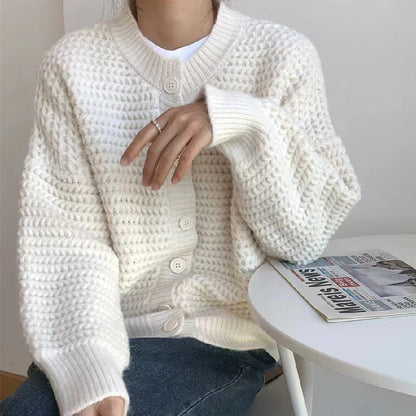 Damen Kuschelige Strickjacke mit Zopfmuster und großen Knöpfen