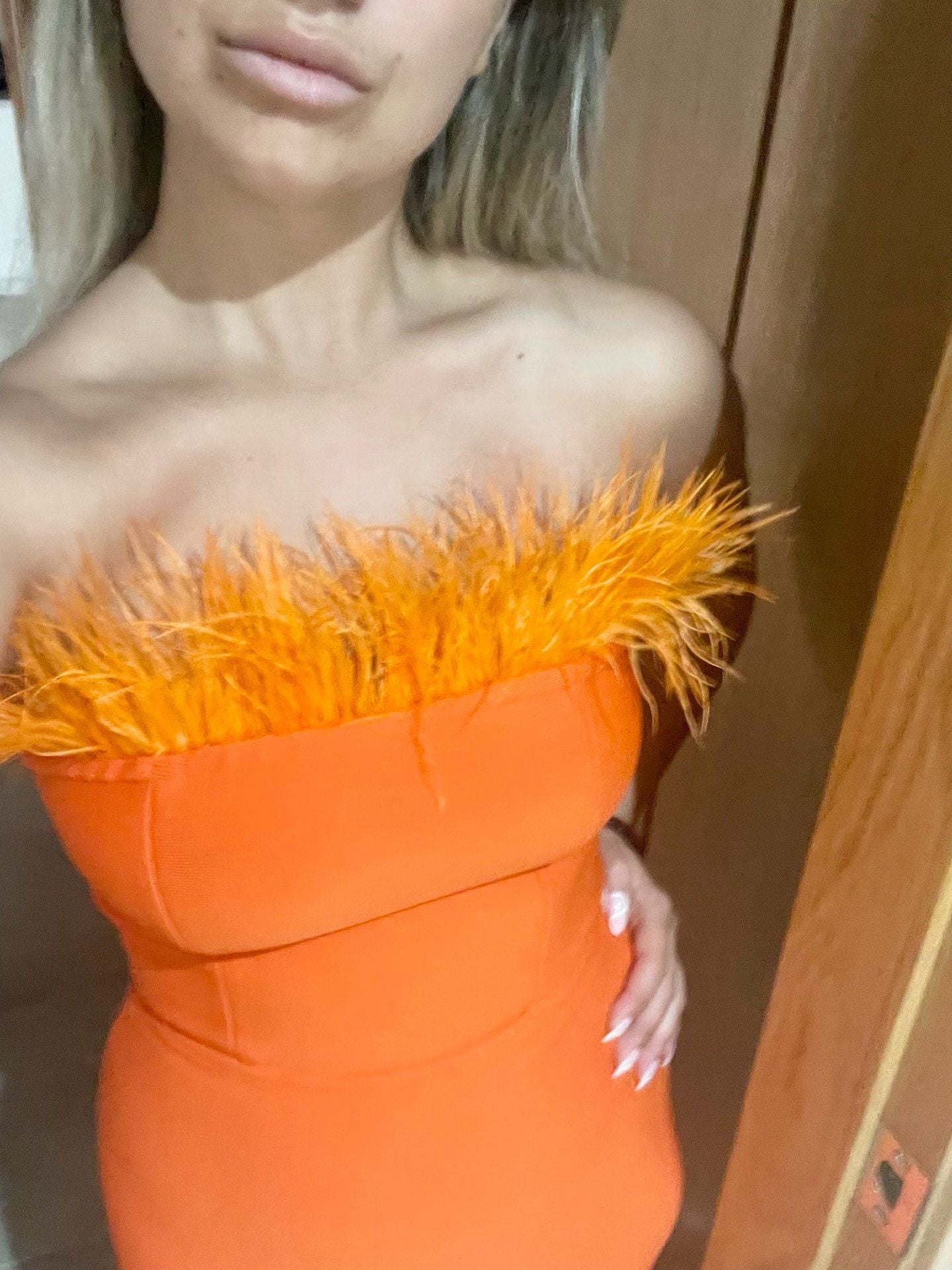 Damen Cocktailkleid Federnausschnitt Figurbetont Norvielle
