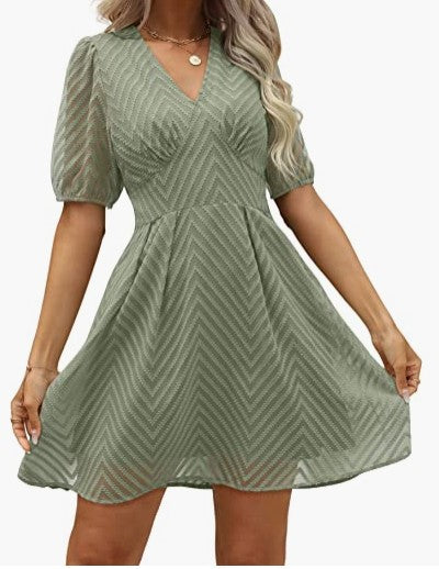 Damen Kleid mit Puffärmeln und V-Ausschnitt Norvielle