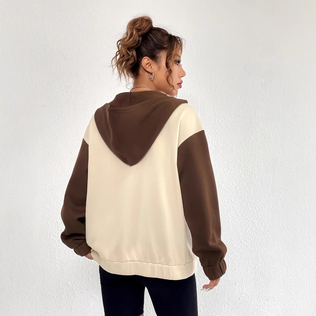 Damen Sweatjacke mit Kontrastärmeln und Kapuze
