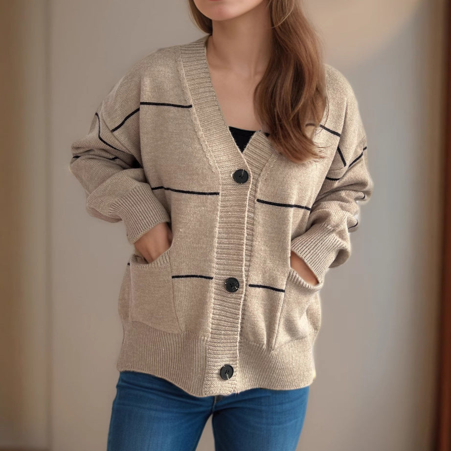 Damen Strickjacke mit Taschen und Knöpfen Beige
