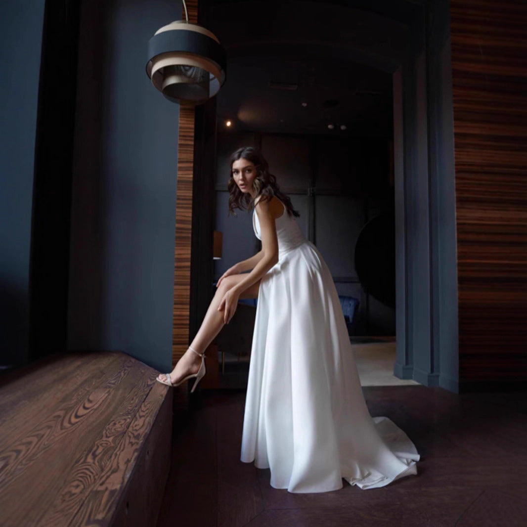 Damen Hochzeitskleid mit V-Ausschnitt und Seitenschlitz Norvielle