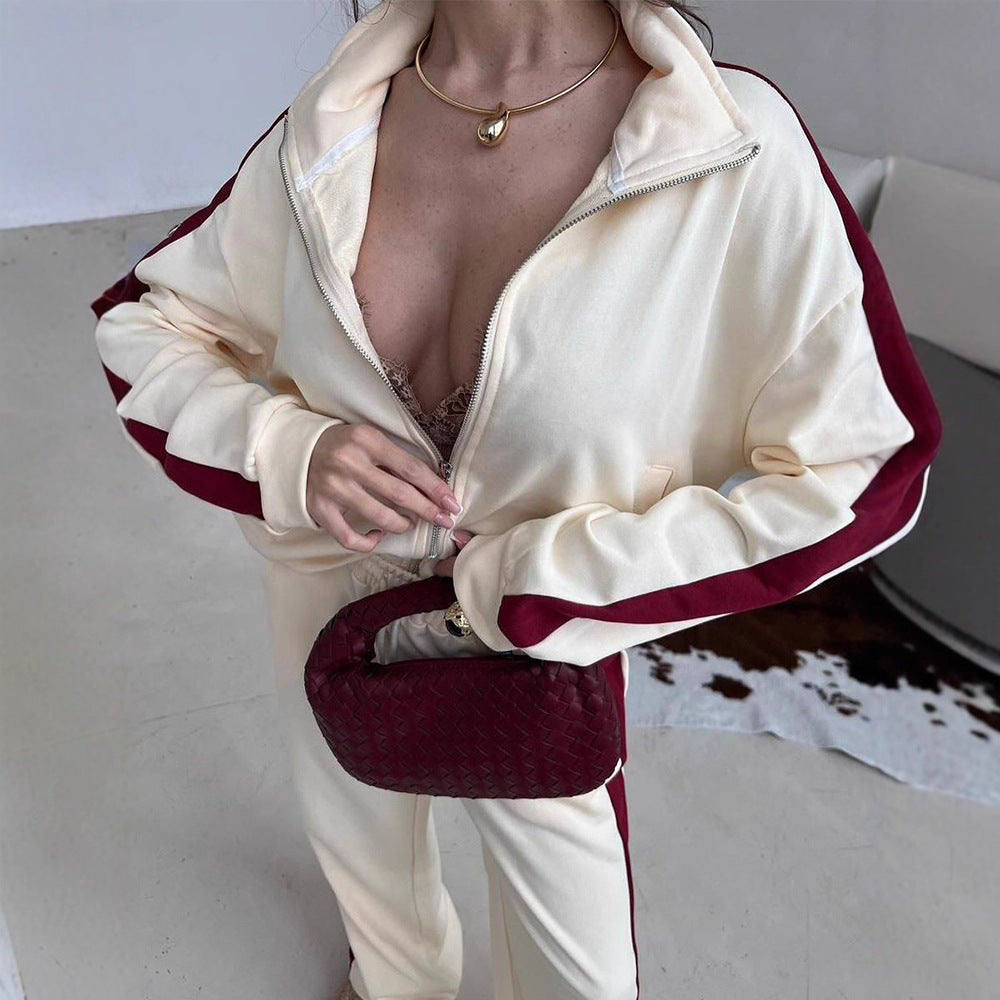 Damen Fleece Outfit mit hohem Kragen und Reißverschluss
