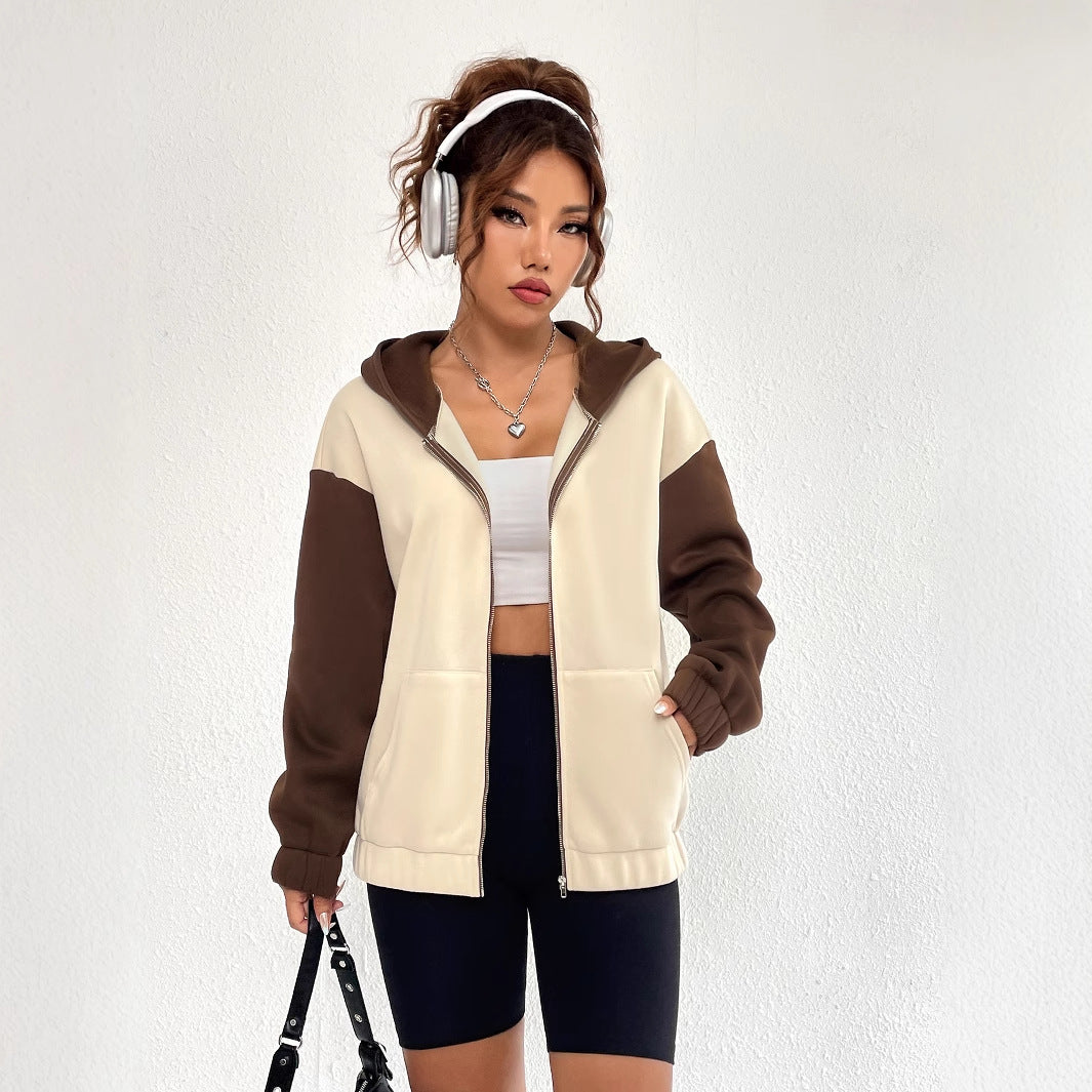 Damen Sweatjacke mit Kontrastärmeln und Kapuze