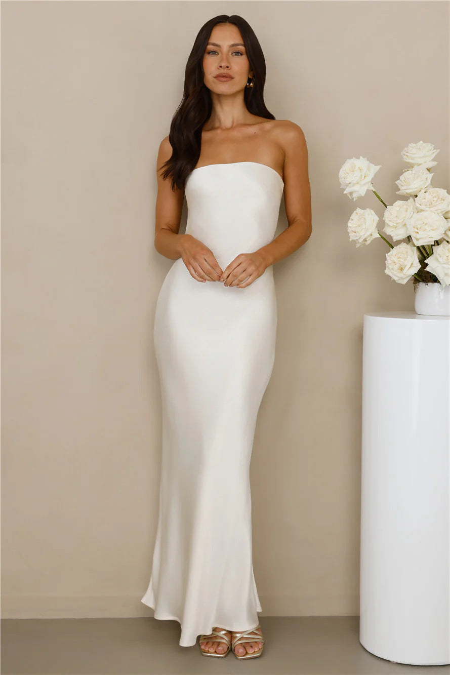 Damen Maxikleid Schulterfrei Satinoptik Norvielle