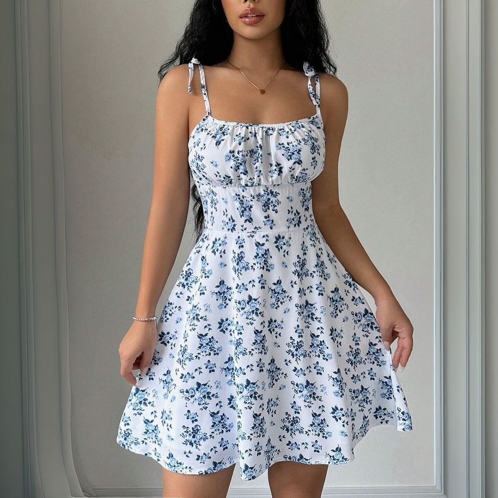Damen Minikleid mit Blumenmuster und breiten Trägern Norvielle