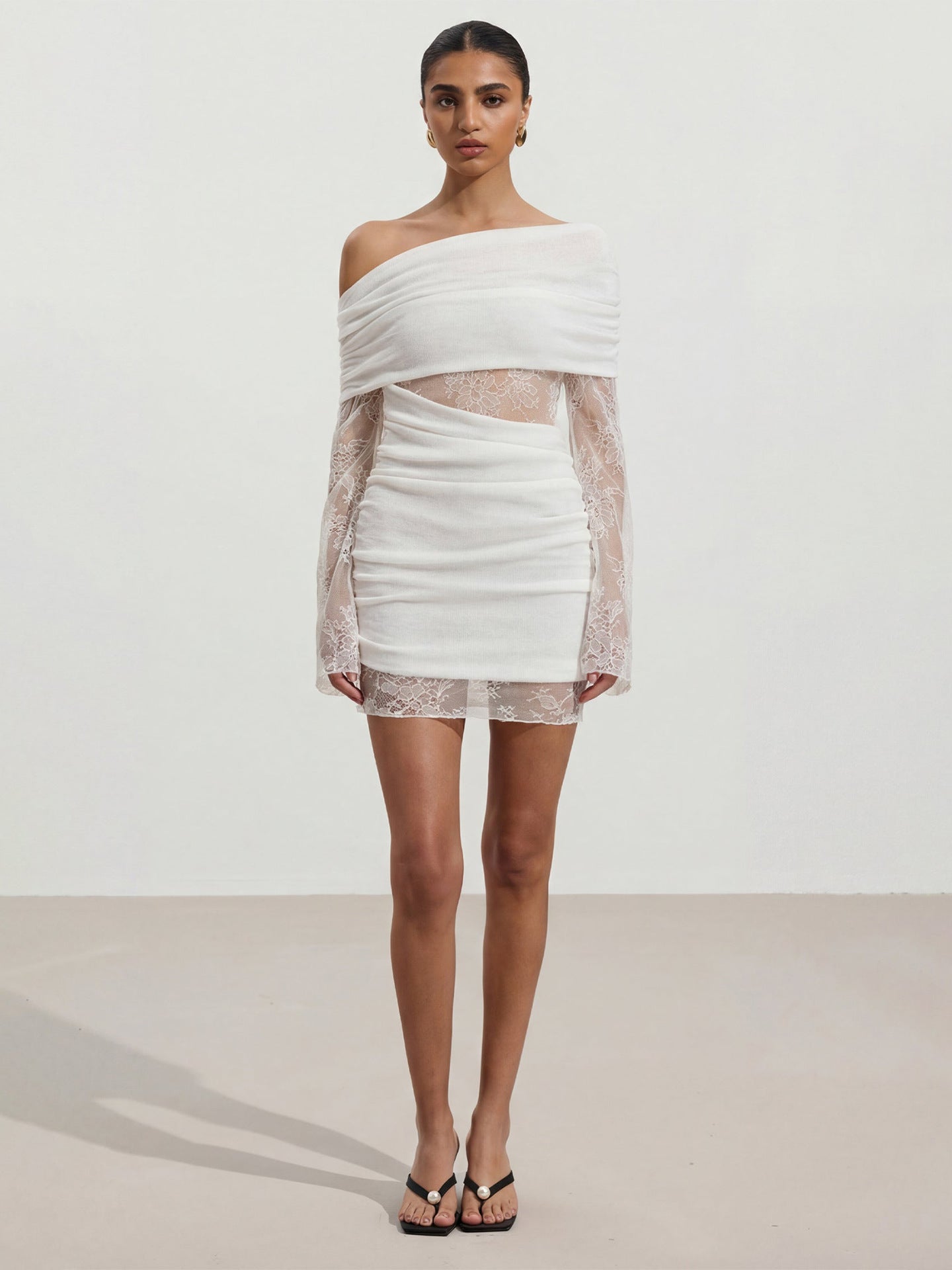 Damen Minikleid Chiffon Spitzenärmel Schulterfrei