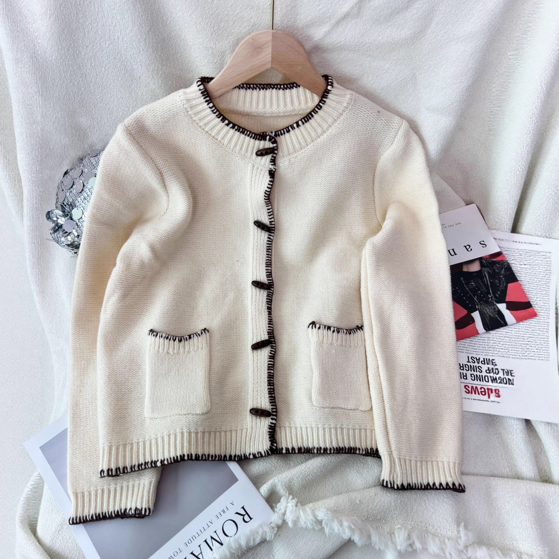 Damen Strickjacke Klassisch Kontrastnähte Taschen Norvielle - Norvielle