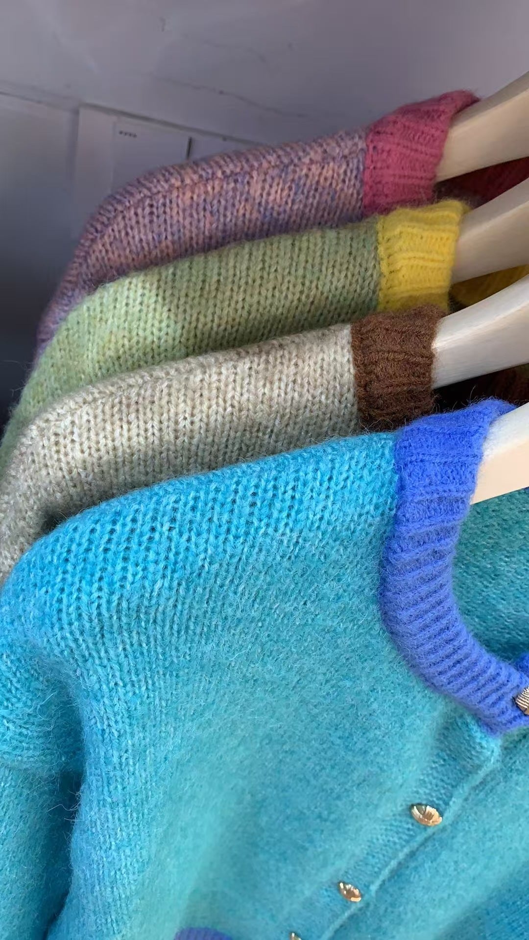 Damen Strickjacke Weich Kontrastbündchen Norvielle
