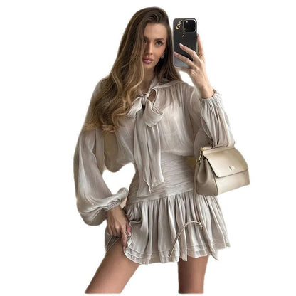Damen Elegantes Mini-Kleid mit Schluppenkragen