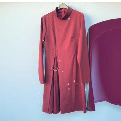 Damen Kleid mit Drapierung und Taillengürtel Elegantes es