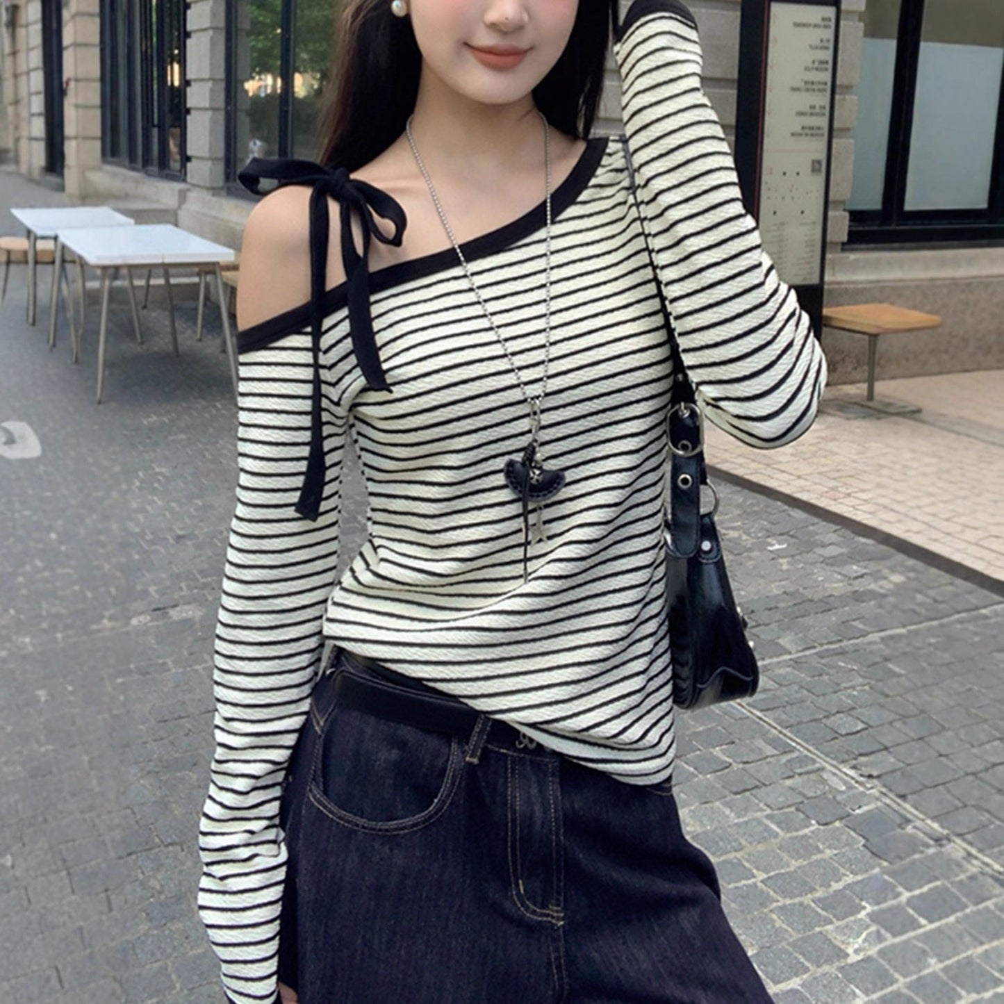 Damen Langarmshirt Schulterfrei Gestreift mit Schleifen Dekor Weiß