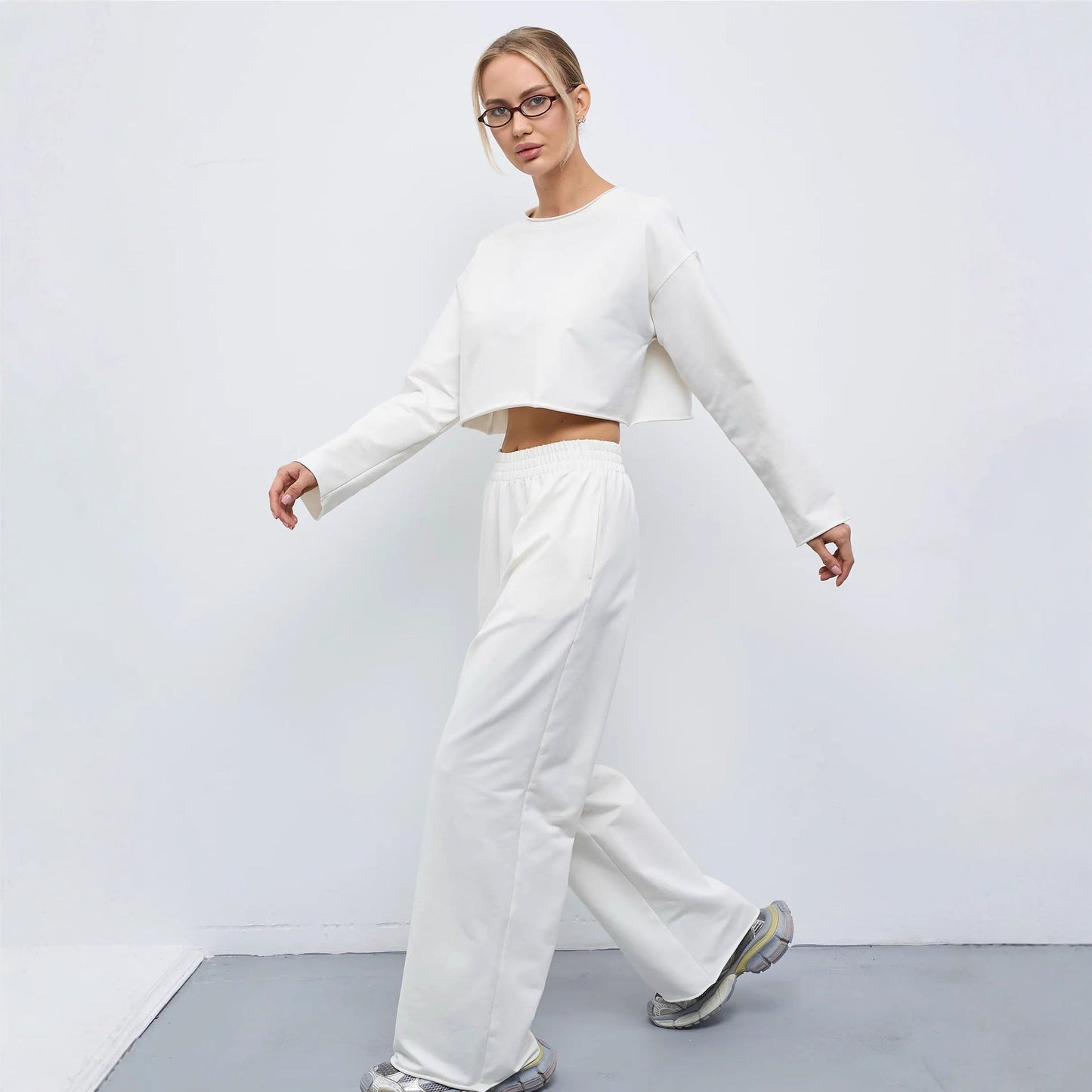 Damen Sweatshirt Set Komfortabel Cropped mit Jogginghose Norvielle
