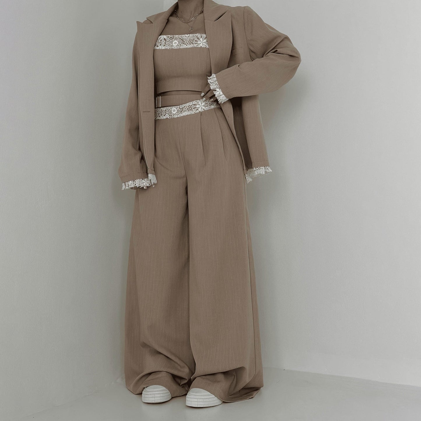Damen Elegantes Zweiteiliges Set mit Spitzen-Details