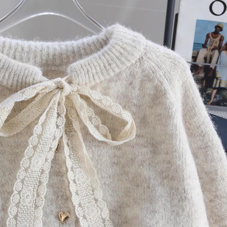 Damen Strickjacke Kuschelig Herzknopf Schleifenakzent Norvielle