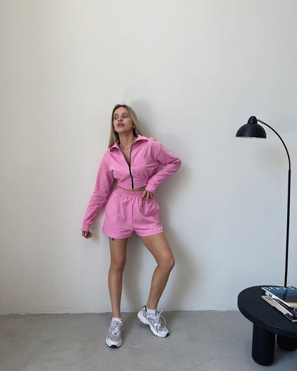 Damen Sportliches Set mit Cropped-Jacke und Shorts Norvielle