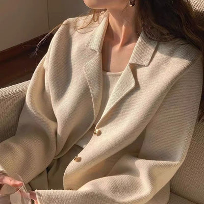 Damen Bouclé-Jacke Goldknöpfe Beige