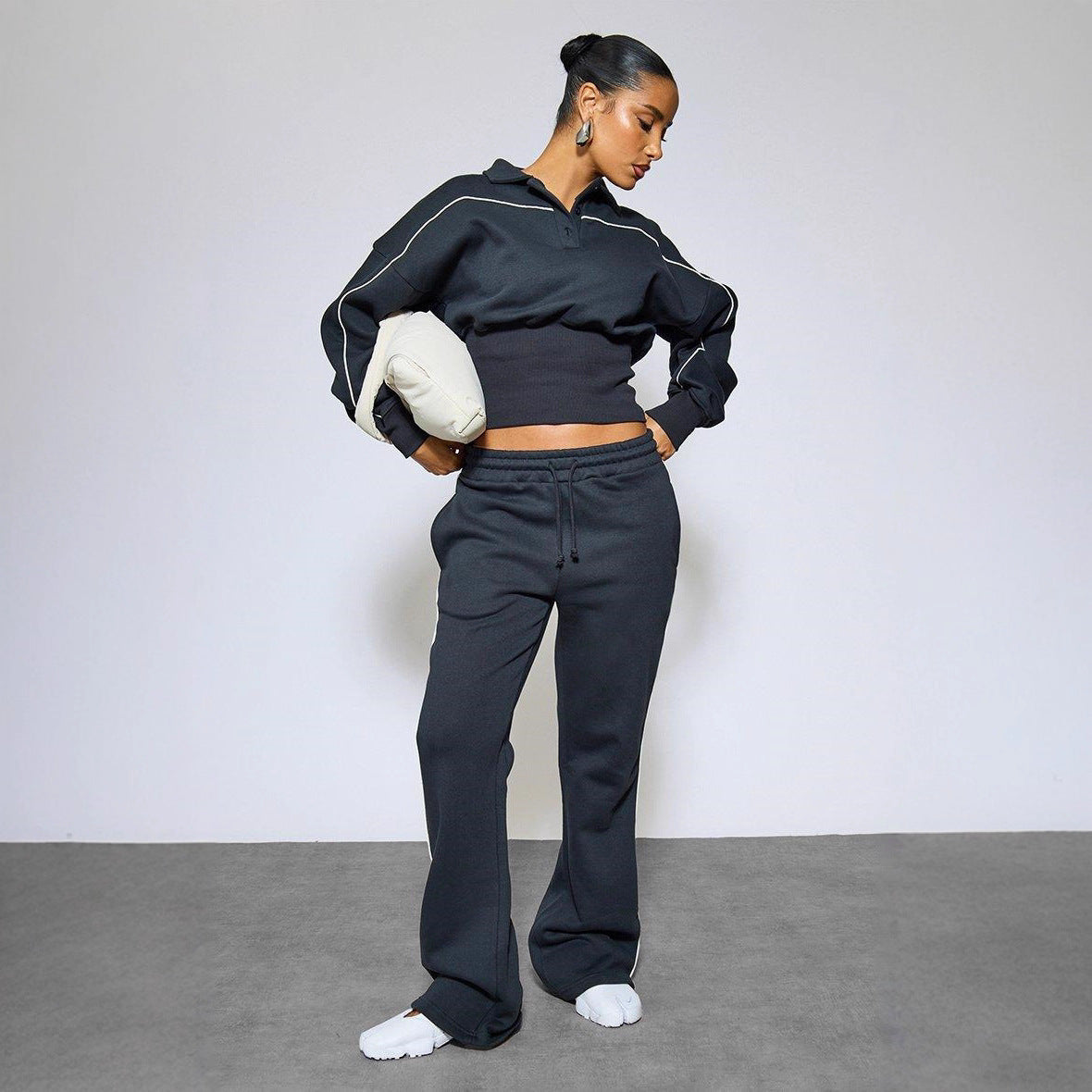 Damen Sportliches Set Crop-Polo und Jogginghose Norvielle