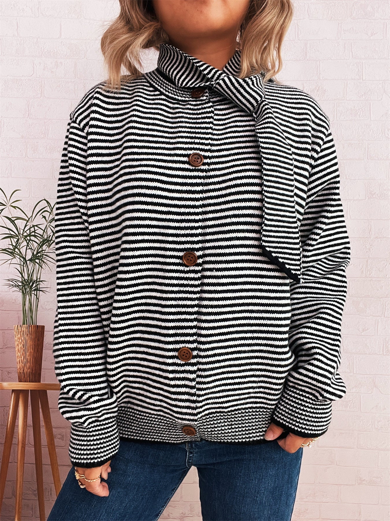 Damen Strickcardigan Gestreift Mit Hochem Kragen Dekorative Knöpfe