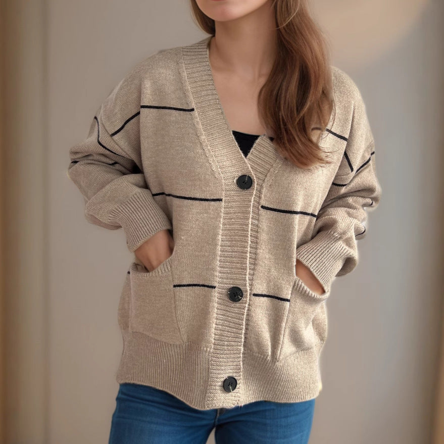 Damen Strickjacke mit Taschen und Knöpfen Beige