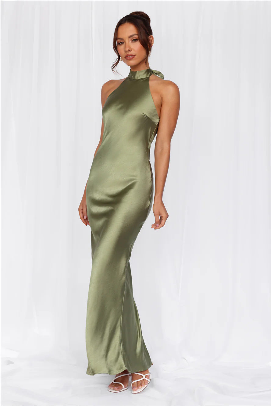 Damen Satin Maxikleid Hochkragen Körpernah Norvielle