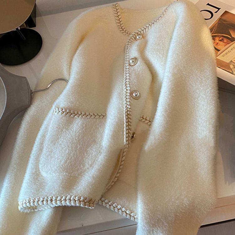 Damen Strickjacke mit Perlenverzierungen Elegantes Design