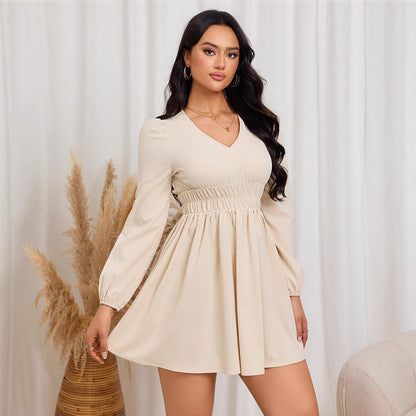 Damen Minimidi-Kleid mit Puffärmeln und Taillierung Norvielle