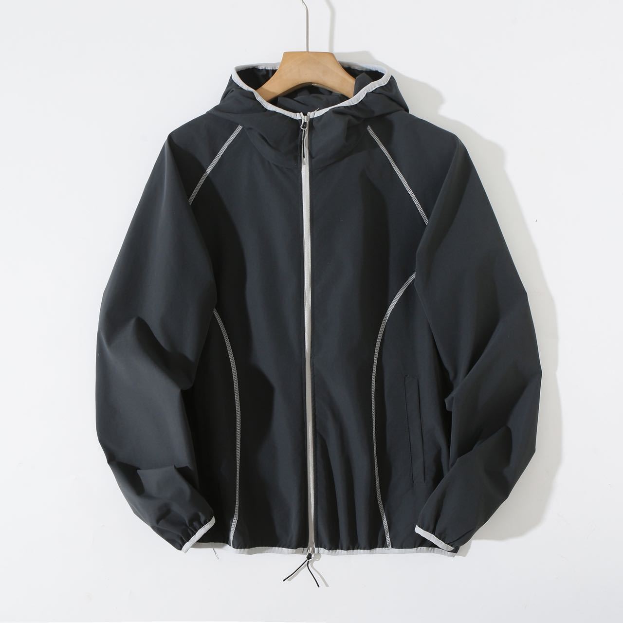 Damen Leichtwindjacke Kapuzenjacke Norvielle