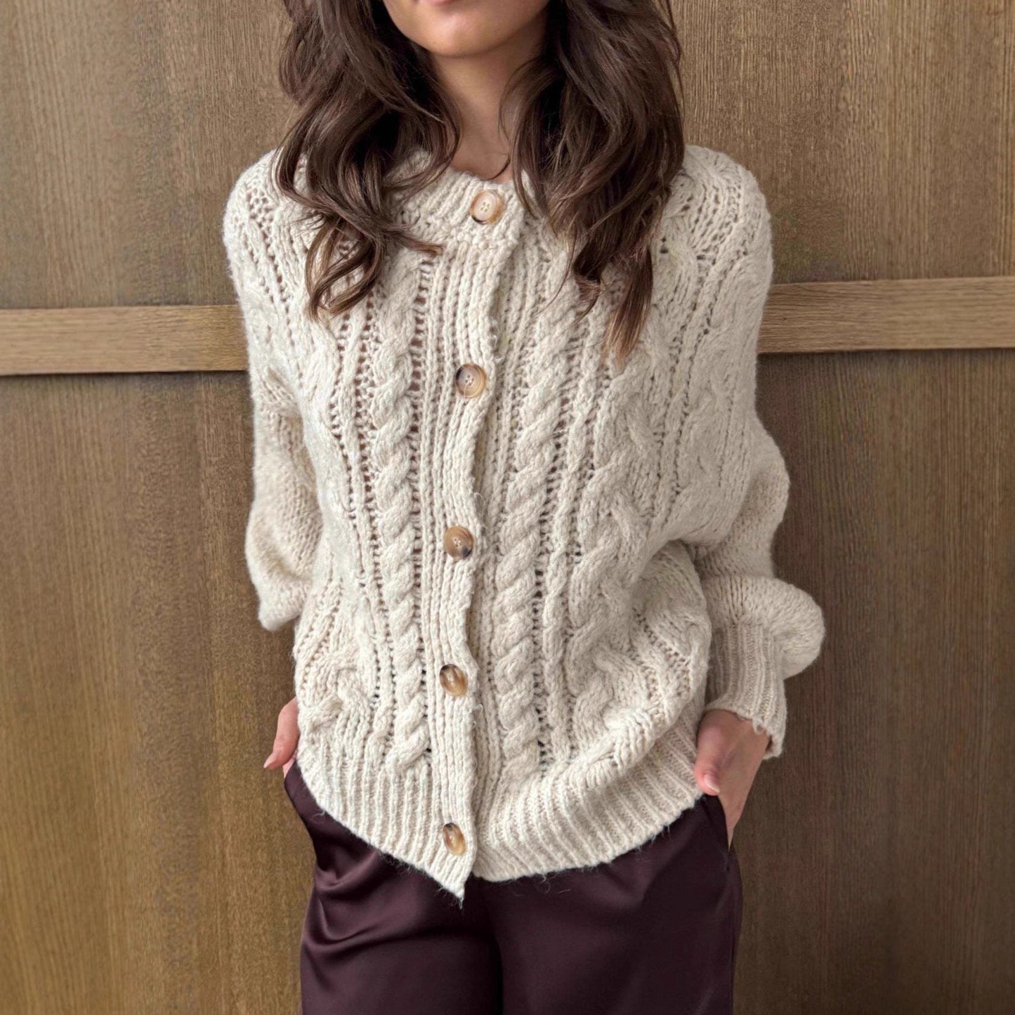 Damen Grobstrickjacke Voluminöse Ärmel Große Knöpfe Norvielle