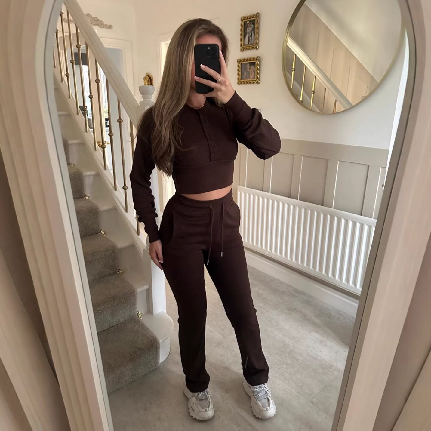 Damen Freizeit-Set Cropped Sweatshirt und Jogginghose Beige