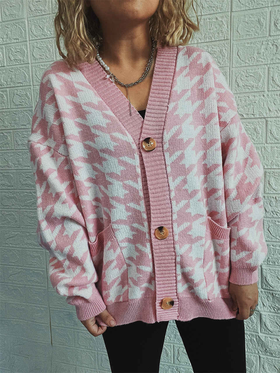 Damen Strickjacke modernes Hundemuster Norvielle