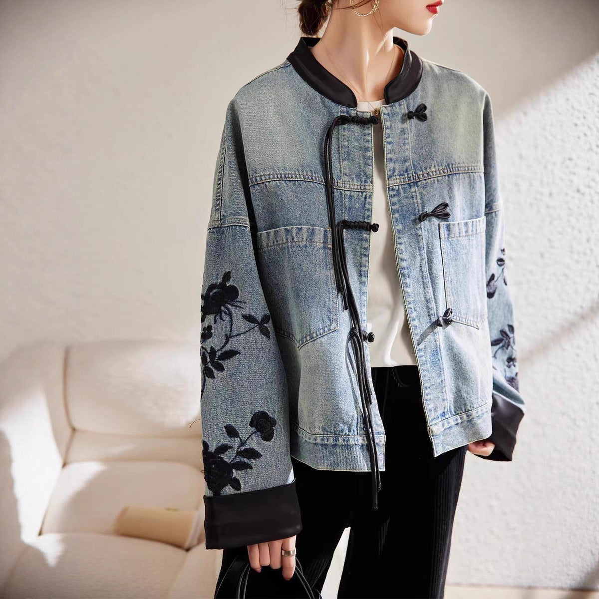 Damen Denimjacke mit Stickereien Bündchen Blumenmuster - Norvielle