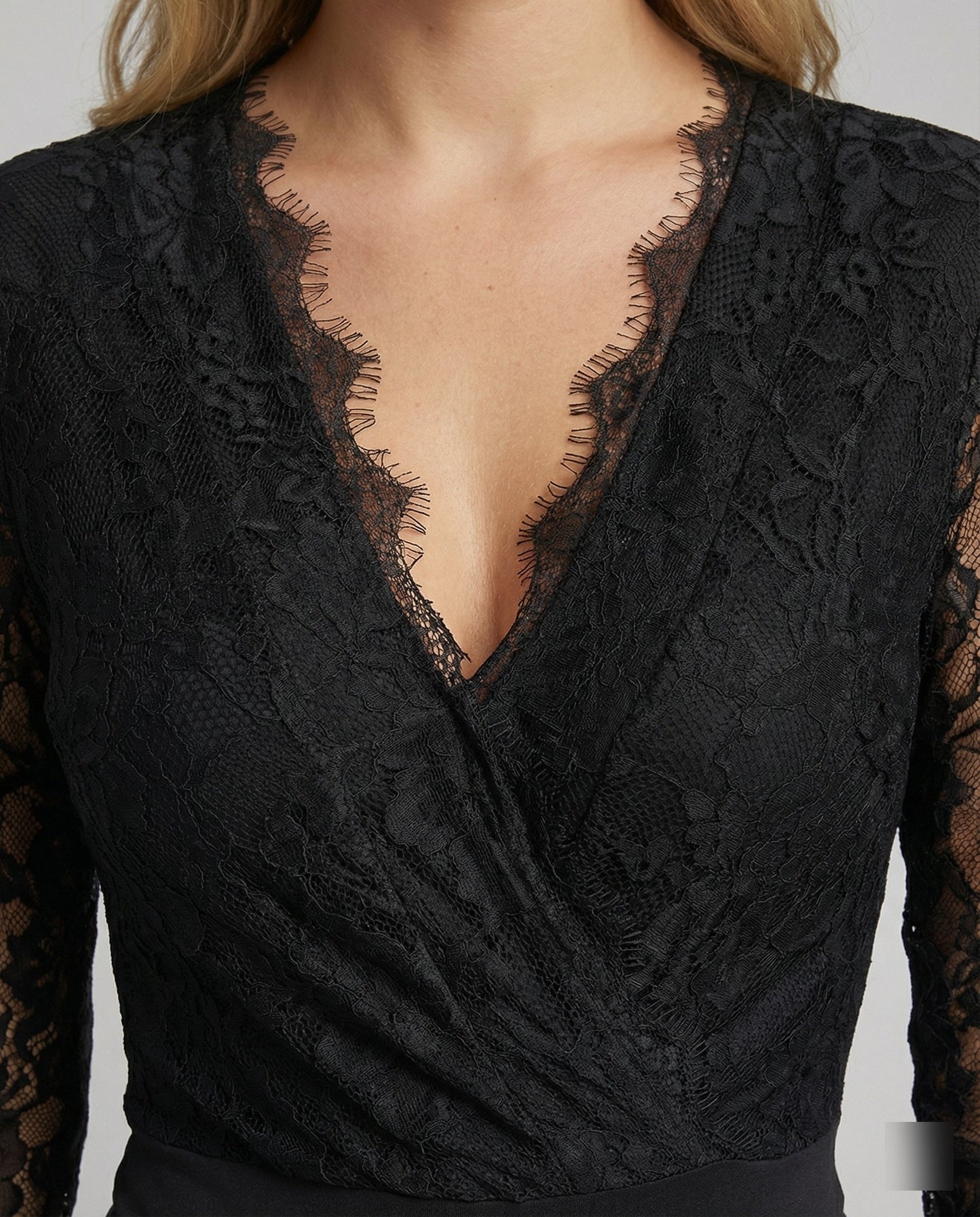 Damen Spitzenbody Langarm V-Ausschnitt