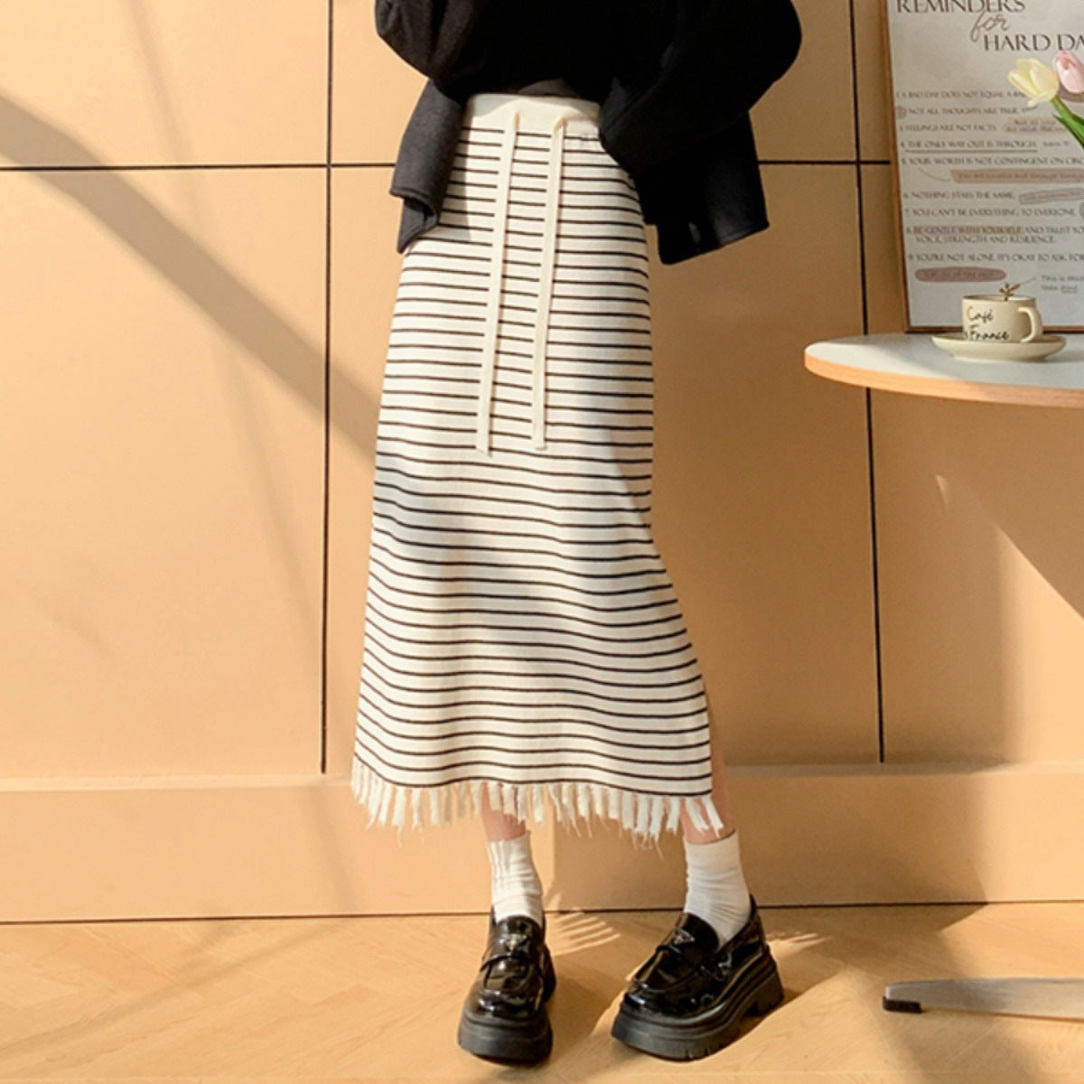 Damen Strickpullover mit Schriftzug und modischem Saum Norvielle