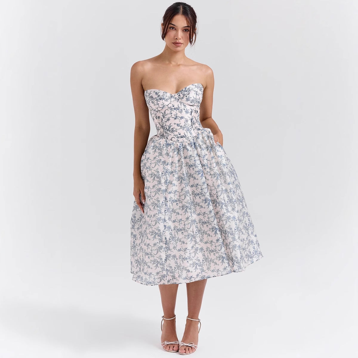 Damen Cocktailkleid mit Corsage-Oberteil und Volumenrock