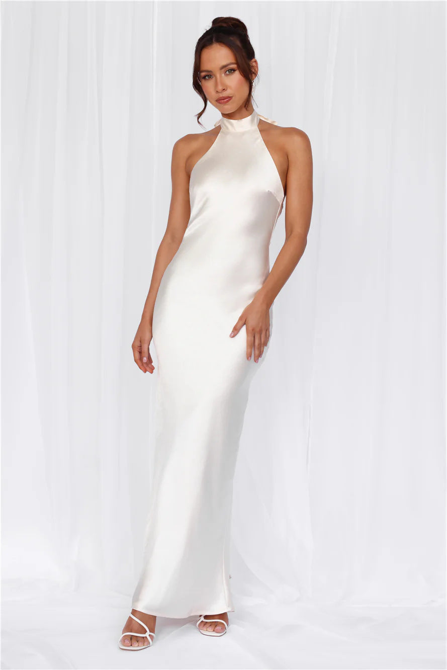 Damen Satin Maxikleid Hochkragen Körpernah Norvielle