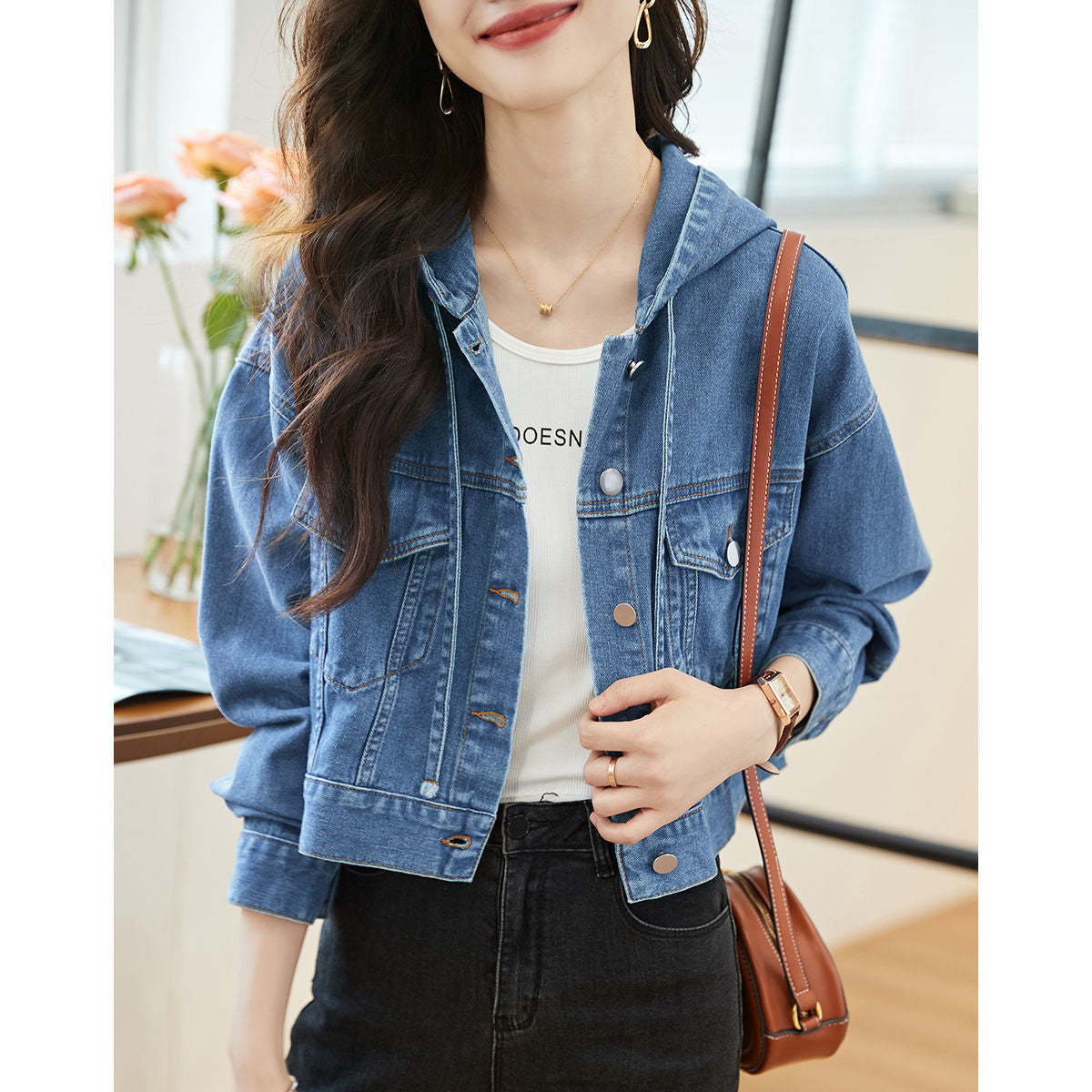 Damen Kurzjeansjacke mit Kapuze und Taschen