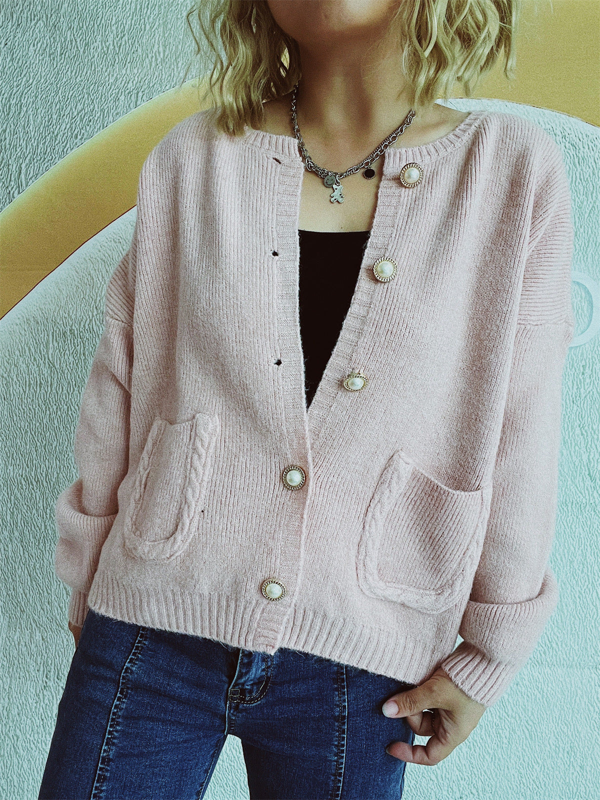 Damen Strickjacke mit Perlenknöpfen und Taschen