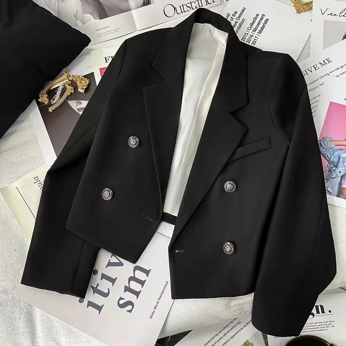 Damen Blazer Kurz Dekorative Knöpfe Norvielle
